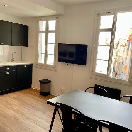 Republique - Dauder De Selva Apartmán