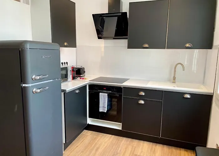 Republique - Dauder De Selva Apartment